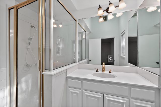 928 E Bear Creek Road, Glenn Heights, TX 75154