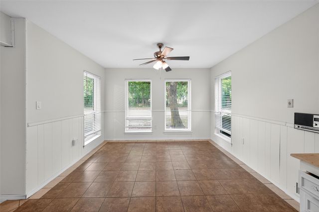 928 E Bear Creek Road, Glenn Heights, TX 75154