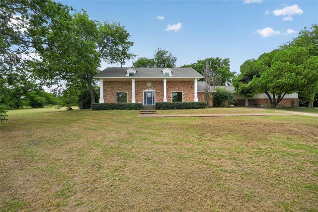 928 E Bear Creek Road, Glenn Heights, TX 75154