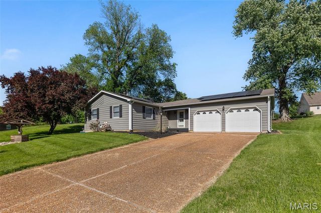 204 Coral Drive, Collinsville, IL 62234