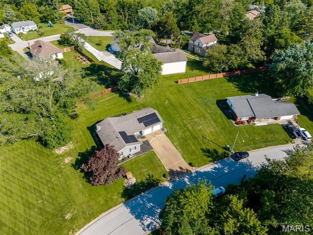 204 Coral Drive, Collinsville, IL 62234