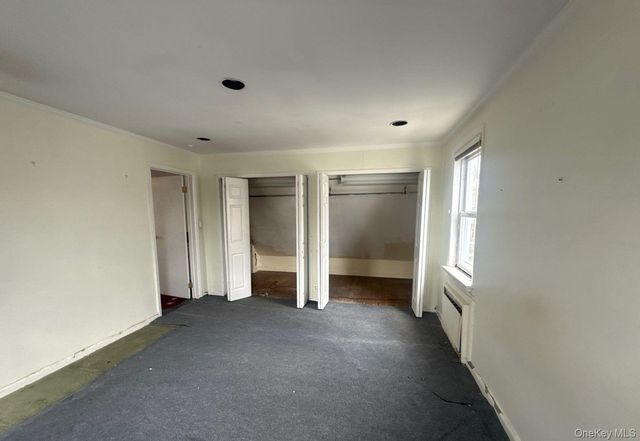 41 Avalon Road, Hewlett, NY 11557