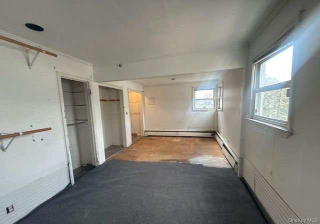 41 Avalon Road, Hewlett, NY 11557