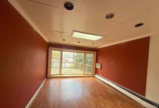 41 Avalon Road, Hewlett, NY 11557