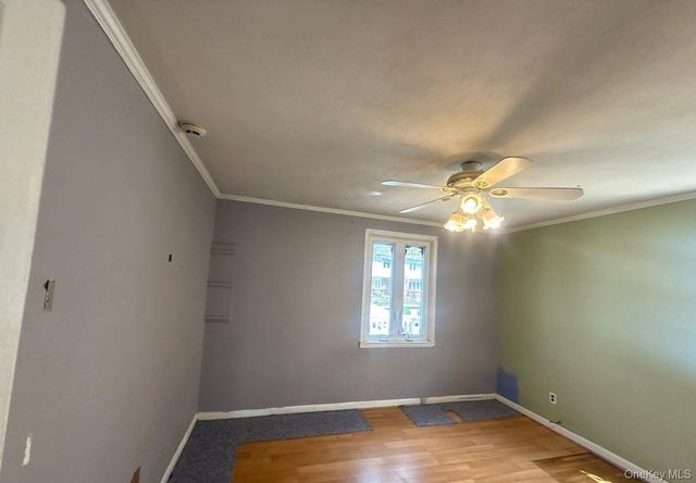 41 Avalon Road, Hewlett, NY 11557