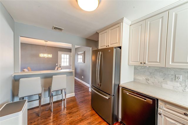 2002 City Avenue, Merrick, NY 11566