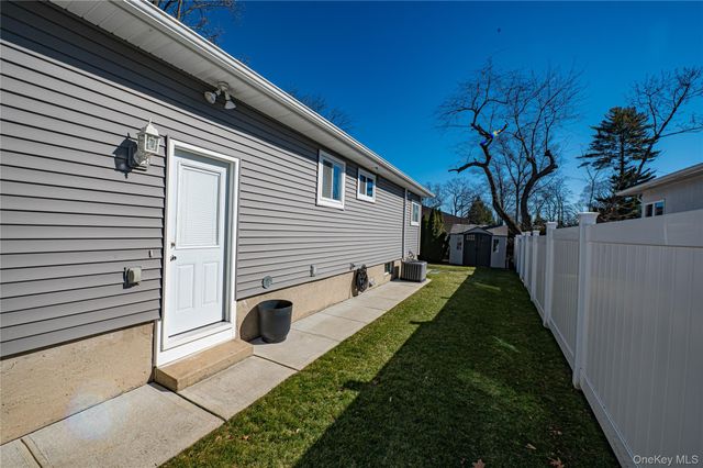 2002 City Avenue, Merrick, NY 11566