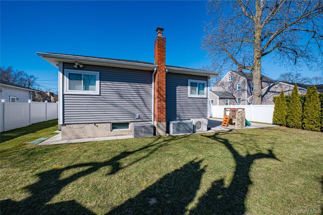 2002 City Avenue, Merrick, NY 11566