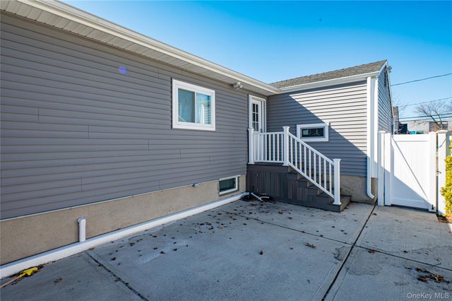 2002 City Avenue, Merrick, NY 11566