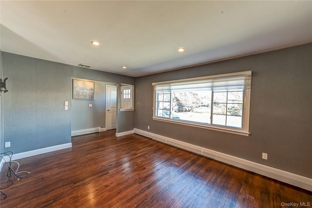 2002 City Avenue, Merrick, NY 11566