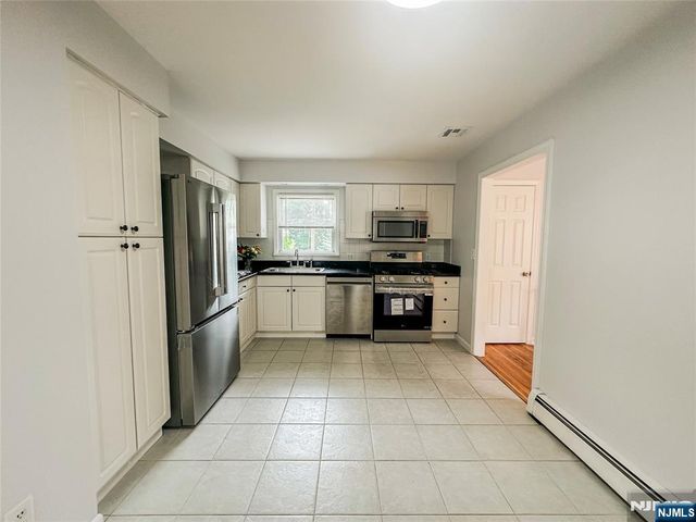217 Rockland Avenue, Norwood, NJ 07648