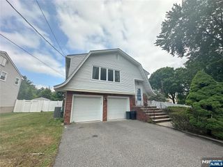 217 Rockland Avenue, Norwood, NJ 07648