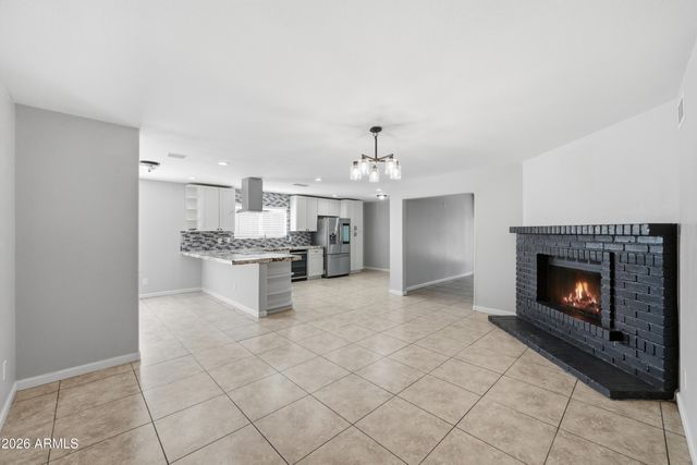 1651 E APOLLO Road, Phoenix, AZ 85042