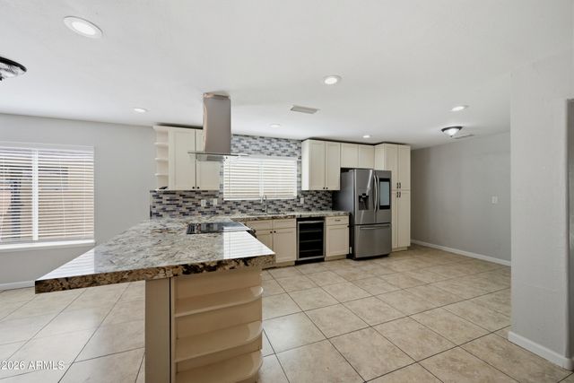 1651 E APOLLO Road, Phoenix, AZ 85042