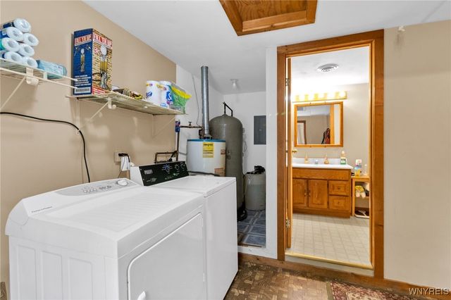 7599 State Road, Colden, NY 14033