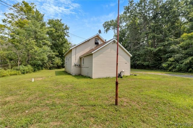 7599 State Road, Colden, NY 14033