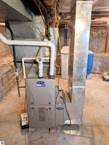 2372 N Merritt Road, Merritt, MI 49667