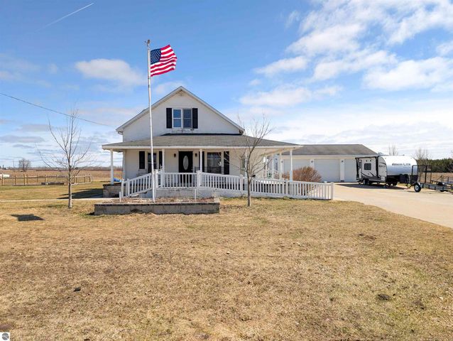 2372 N Merritt Road, Merritt, MI 49667