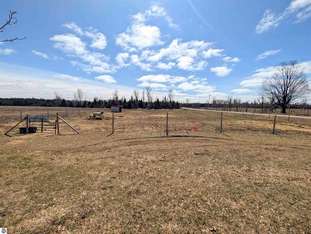 2372 N Merritt Road, Merritt, MI 49667