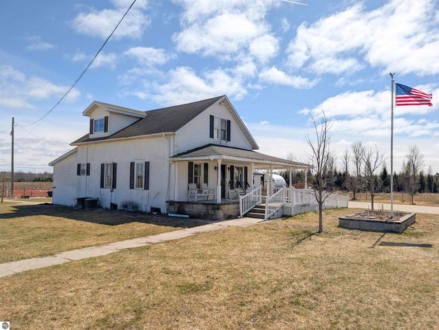 2372 N Merritt Road, Merritt, MI 49667