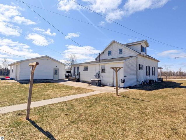 2372 N Merritt Road, Merritt, MI 49667