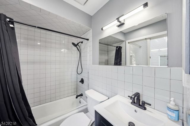 142 Main Ave C, Passaic City, NJ 07055