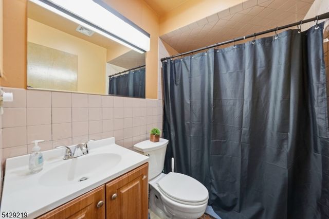 142 Main Ave C, Passaic City, NJ 07055