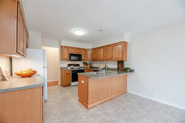 48 Leamington Circle, Greece, NY 14626