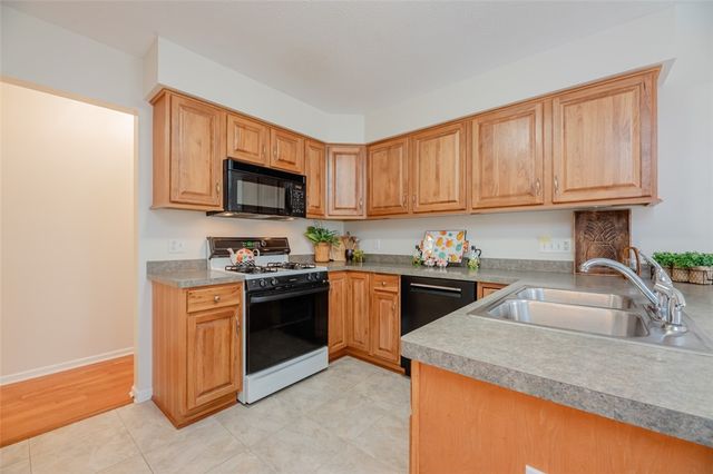 48 Leamington Circle, Greece, NY 14626