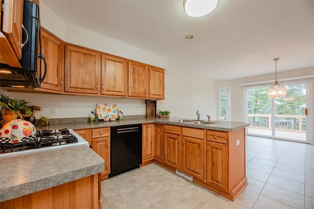 48 Leamington Circle, Greece, NY 14626