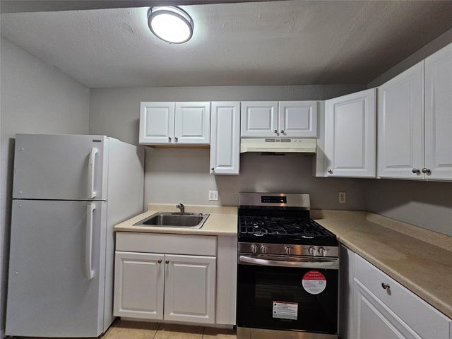 1806 W Main Street 8, Houston, TX 77098
