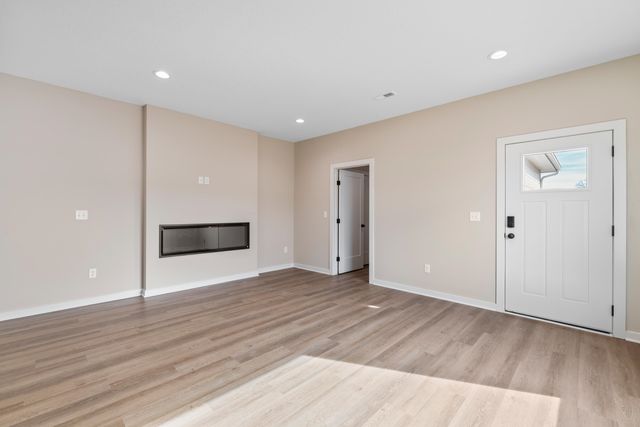 2457 W MacArthur Ct, Wichita, KS 67217