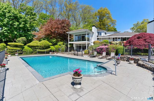 7 Sasqua Road, Norwalk, CT 06855