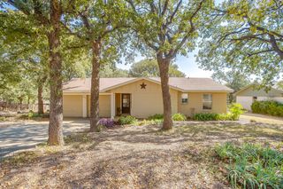 7036 Crabtree Lane, North Richland Hills, TX 76182