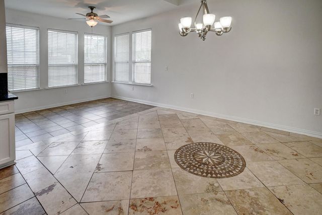 102 W Oak LOOP, Cedar Creek, TX 78612