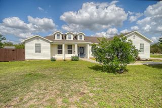 102 W Oak LOOP, Cedar Creek, TX 78612