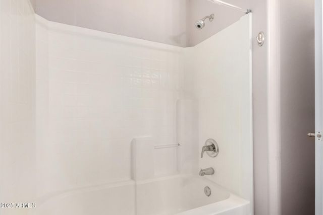 6038 N ALMANZA Lane, Litchfield Park, AZ 85340