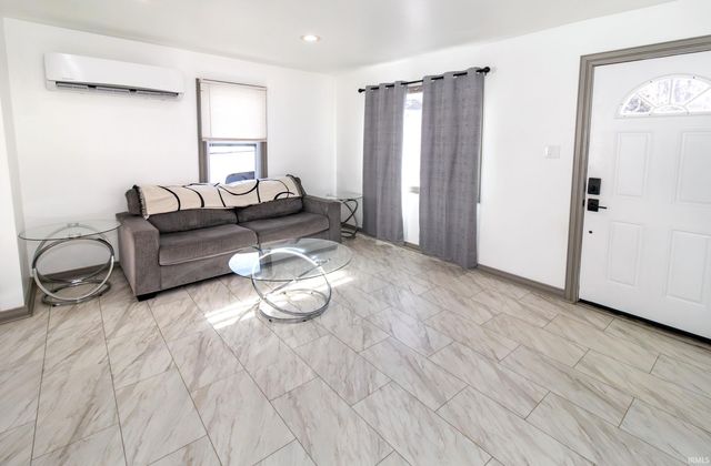 1425 Wimberg Road, Evansville, IN 47710