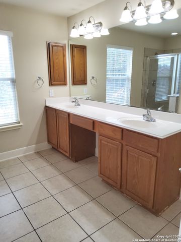 21735 Thunder Basin, San Antonio, TX 78261