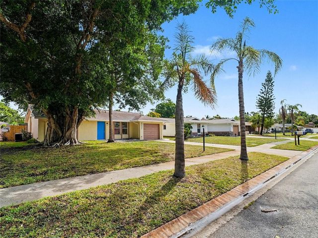 4037 MAVERICK AVENUE, Sarasota, FL 34233