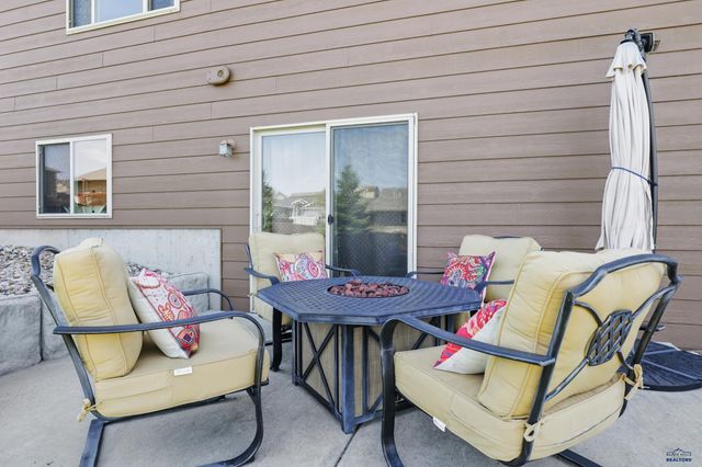 2940 MOTHERLODE DR, Rapid City, SD 57702