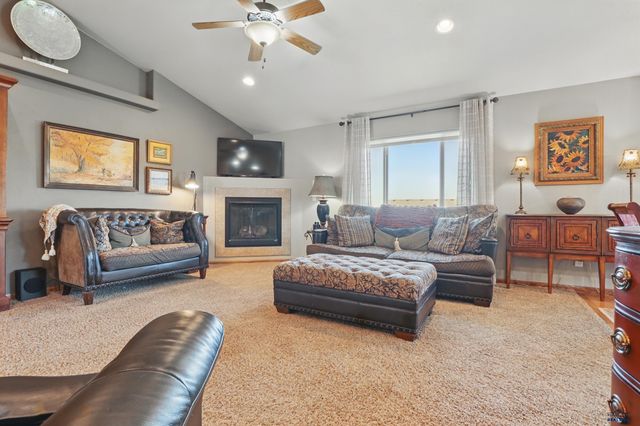 2940 MOTHERLODE DR, Rapid City, SD 57702