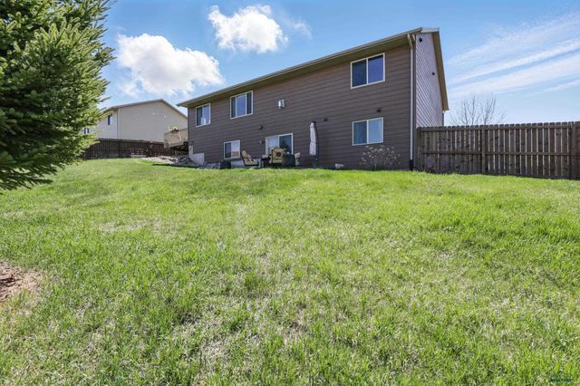 2940 MOTHERLODE DR, Rapid City, SD 57702