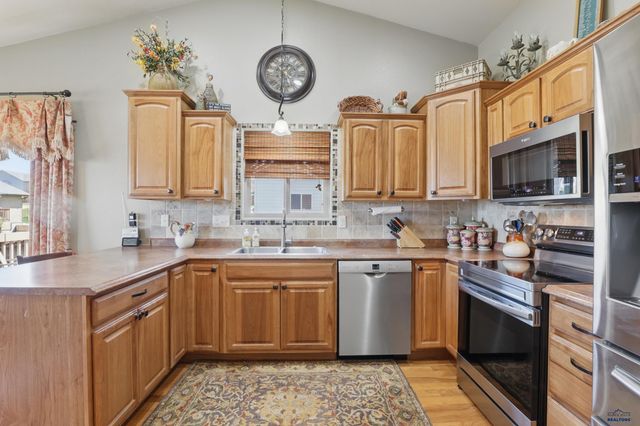 2940 MOTHERLODE DR, Rapid City, SD 57702