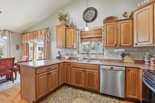 2940 MOTHERLODE DR, Rapid City, SD 57702