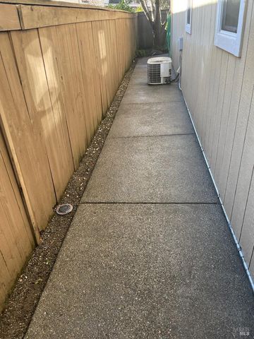 9131 Benny Goodman Way, Windsor, CA 95492