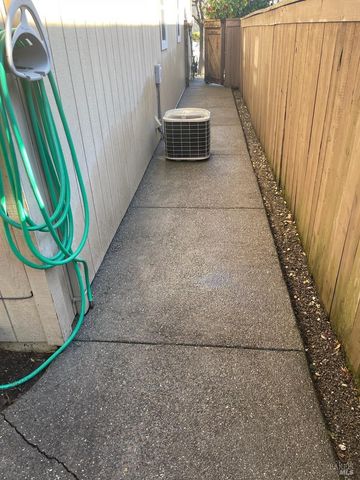 9131 Benny Goodman Way, Windsor, CA 95492