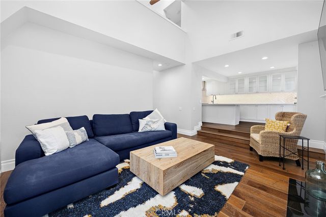 2463 Irvine C1, Costa Mesa, CA 92627