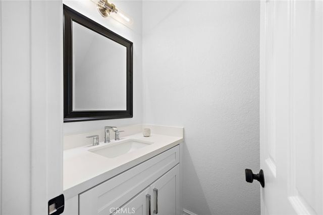 2463 Irvine C1, Costa Mesa, CA 92627