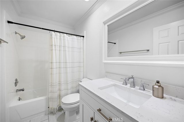 2463 Irvine C1, Costa Mesa, CA 92627